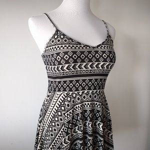 ❎ *Sold* Black Cream Tribal Pattern Boho Dress